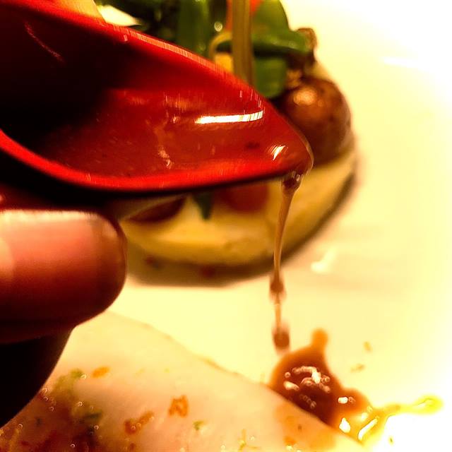 Finition d'assiette gastronomique — Le&nbsp;Tri‑Marrants